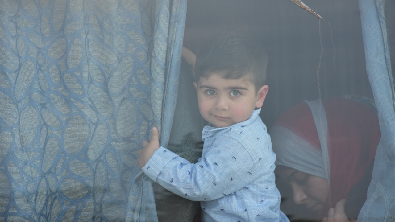 Esed rejiminin cezaevlerinde en az bin 500 kişiyi alıkoyduğu biliniyor.