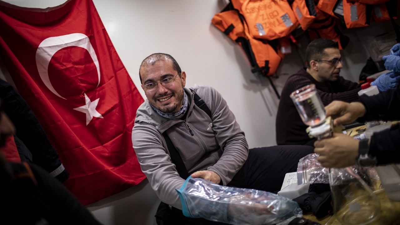 ODTÜ Deniz Bilimleri Enstitüsü Doktor Öğretim Üyesi Korhan Özkan, kutup ekosistemlerinin yoğun bir değişim altında olduğunu, bu değişime verdikleri tepkileri anlamak için de söz konusu sistemlerin iyi tanınması gerektiğini anlattı.