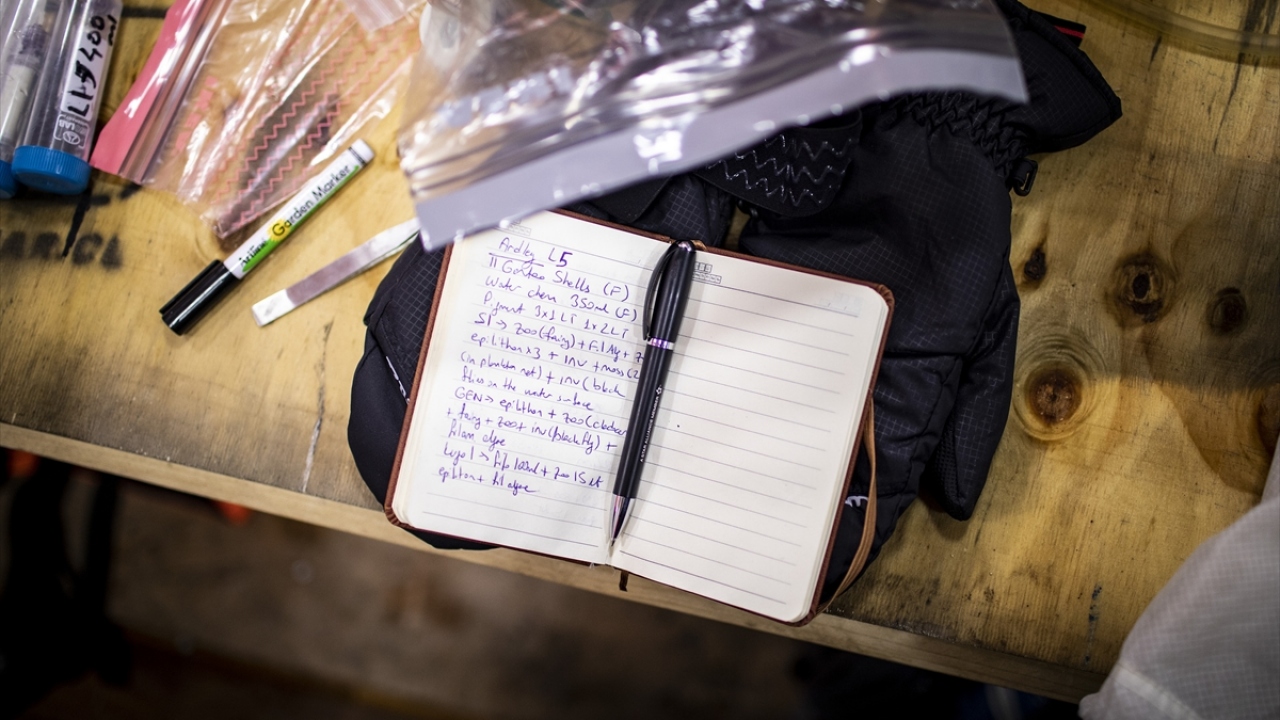 Deniz Biyoloğu Dr. Selahattin Ünsal Karhan, sefer kapsamında iki araştırma projesinin saha çalışmalarını yürüttüğünü söyledi.