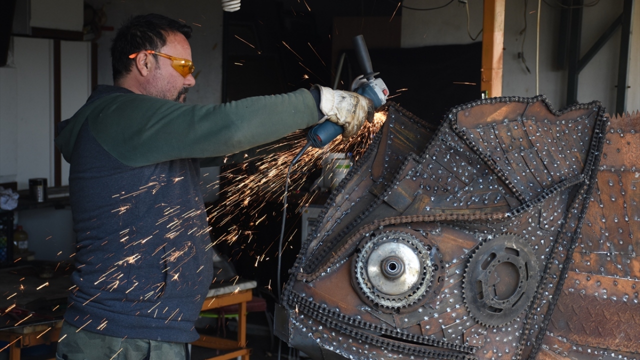 Sanayicilerle ahbap olmuş