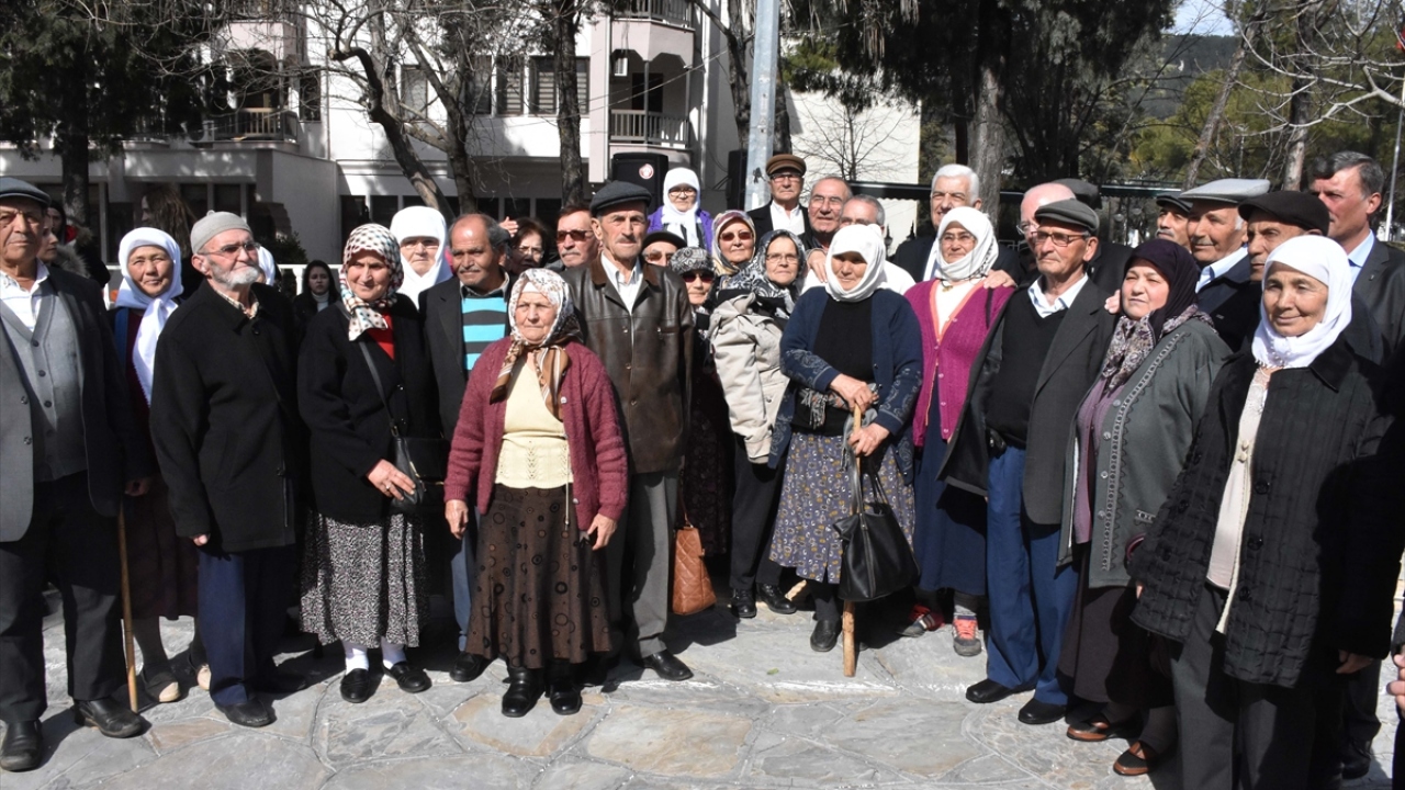 Konuşmaların ardından serginin açılışı yapıldı.