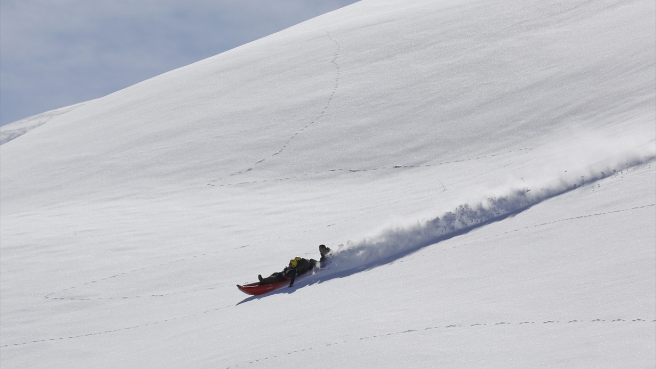 "Suda rafting yapmıştık ama karda yapmanın keyfi bambaşka oldu."