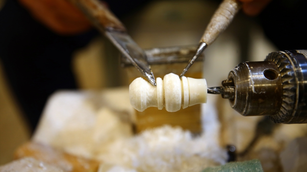 Ahmet usta, zevk alarak yaptığı bu işten büyük paralar kazanmadığını ancak ailesinin geçimini sağladığını belirterek şöyle konuştu: