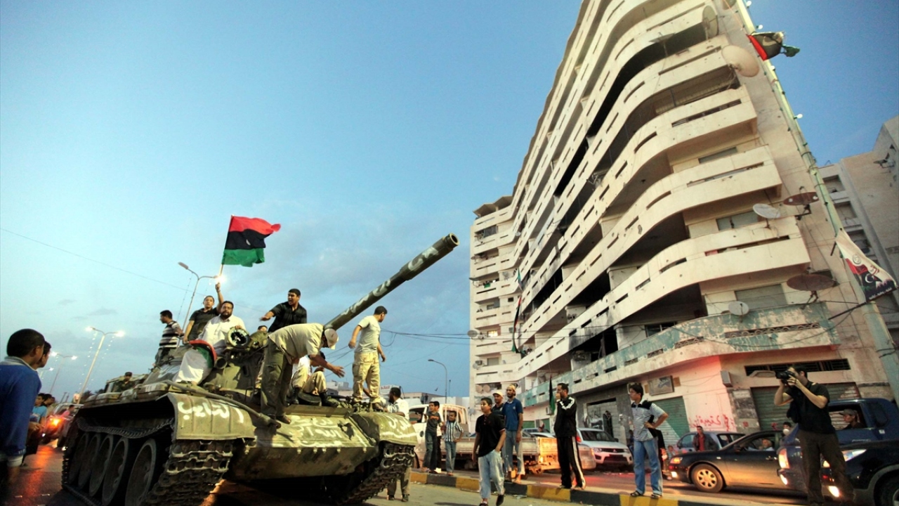 23 Ekim 2011`de Mısrata kentinde halk özgürlük kutlamaları yapıyor. (Arşiv)