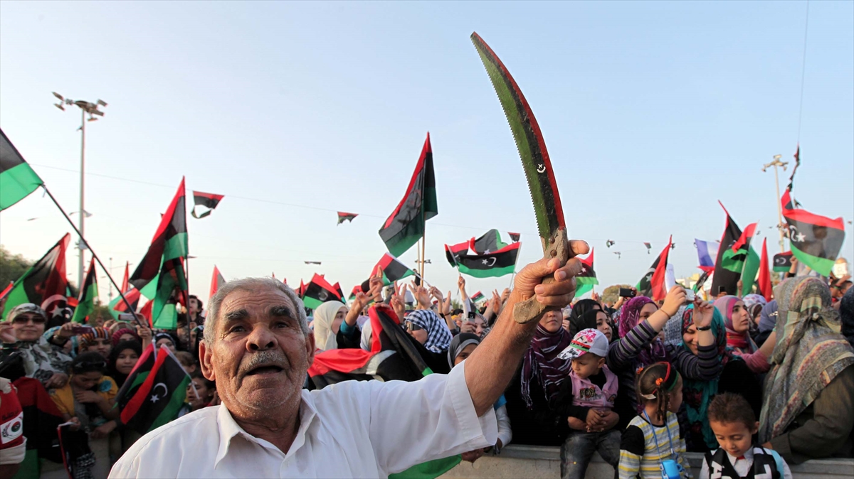 23 Ekim 2011`de Mısrata kentinde halk özgürlük kutlamaları yapıyor. (Arşiv)