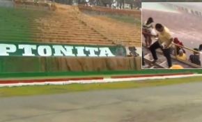 Brezilya'da maç sırasında stadyumu su bastı