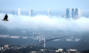 Eşsiz manzarasıyla sis altında İstanbul