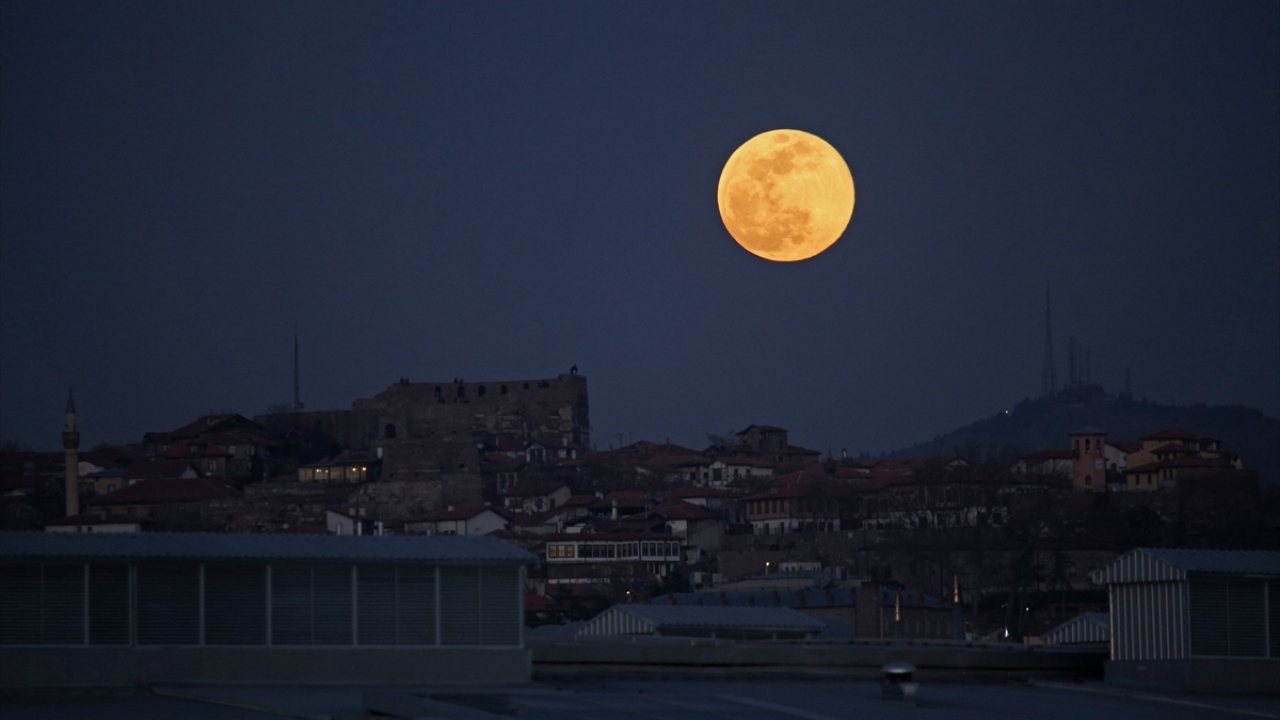 Başkentte "Süper Ay"