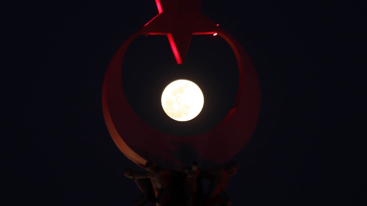 Başkentte "Süper Ay"