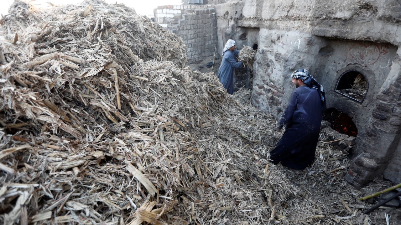 Pekmez de bu yiyeceklerden biri.