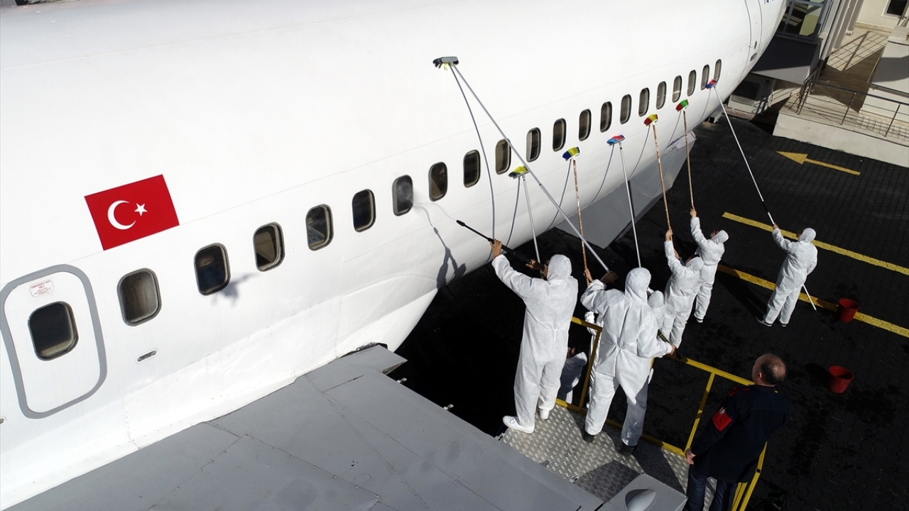 Hava Kuvvetlerinden emekli usta öğreticiler görev yapıyor