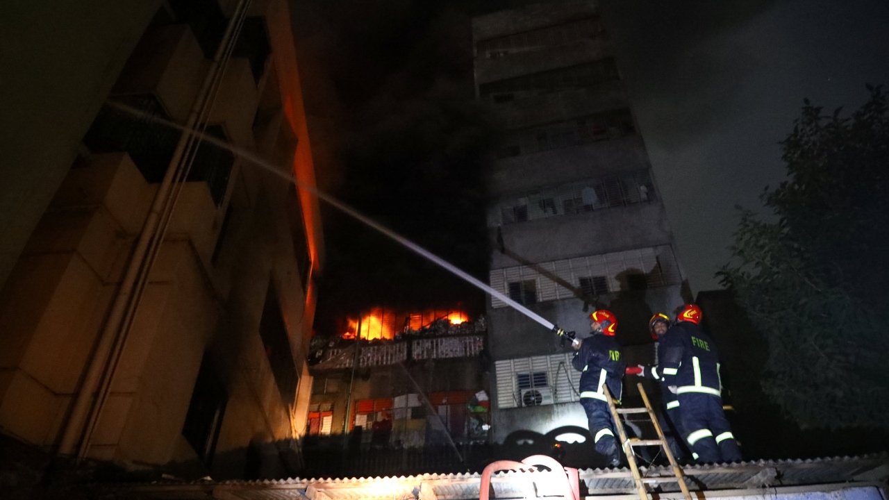 Riben, bölgede mahsur kalan çok sayıda kişi olduğundan ve ölü sayısının artmasından endişe edildiğini ifade etti.