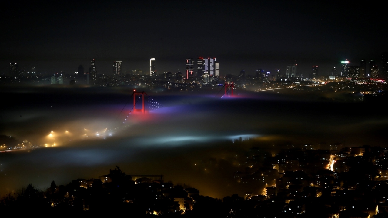 Yoğun sis sebebiyle Türk Hava Yolları`nın (THY) Marsilya-İstanbul uçağının Ankara`ya, Kiev-İstanbul uçağının İzmir`e, Viyana-İstanbul uçağının Ankara`ya, Minsk-İstanbul uçağının Ankara’ya yönlendirildiği belirtildi.