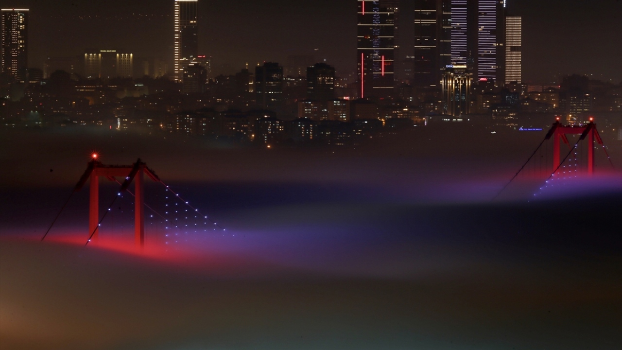 Ayrıca, Sabiha Gökçen Havalimanı`ndan yapılması planlanan THY ve Pegasus Havayolları`nın bazı seferlerinin iptal edildiği öğrenildi.