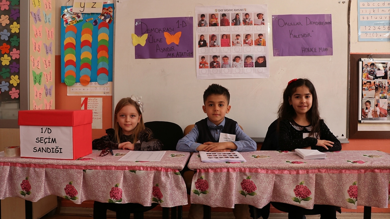 Adaylardan Yusuf Yıldırım, başkan seçilen arkadaşı Çay`ı tebrik ettiğini dile getirerek, "Kaybettiğim için özgünüm. Bana oy verenlere çok teşekkür ediyorum." ifadelerini kullandı.