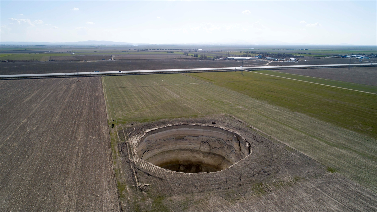 Arık, obruk oluşumunun bazı tedbirlerle azaltılabileceğine işaret ederek, sözlerini şöyle sürdürdü: