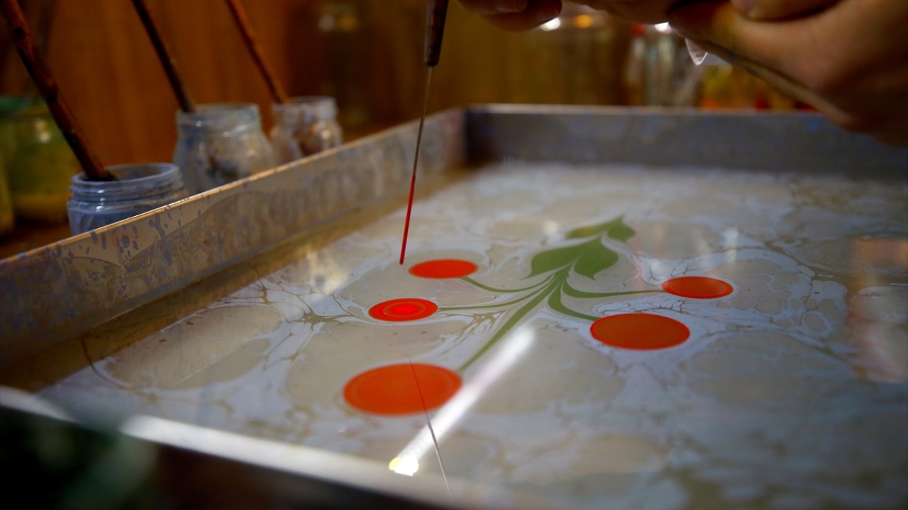 Birçok ülkede ebru etkinliğine katıldı