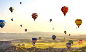 Kapadokya'da eşsiz manzaralar sunan balon turizmi