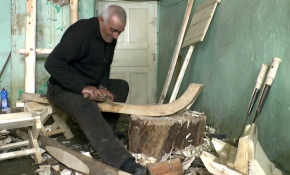 Muşlu ustanın el yapımı kızakları