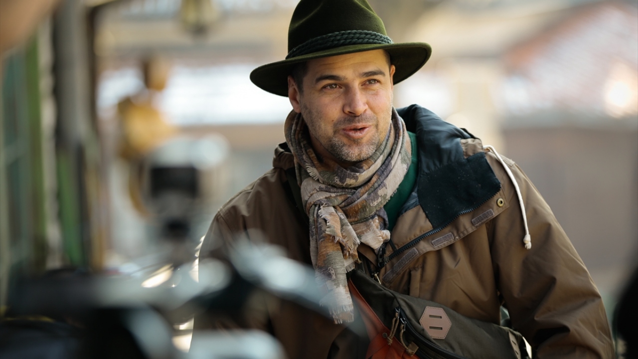 Strik, programın daha çok zorlu hayatları olan fakir aileleri işlediğini aktararak, programla dünyanın dört bir yanında zorlu işler yaparak ayakta kalmaya çalışan aileler de olduğunu izleyiciye göstermek istediklerini ifade etti.