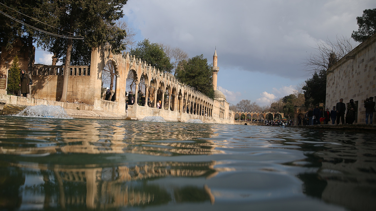 Sahip olduğu değerler, sağlanan huzur ortamı ve devletin yürüttüğü çalışmalar sayesinde geçen yıl turizmde hareketli günler yaşayan kenti, bu sürede bir milyonun üzerinde yerli ve yabancı turist konaklamak üzere ziyaret etti. 