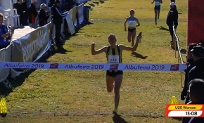 Azimli atlet tek ayakkabıyla şampiyon oldu