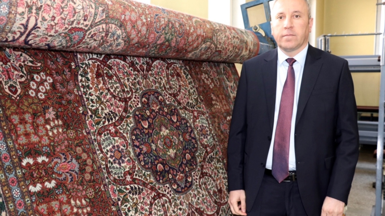 "200 halı dokunmayı bekliyor"