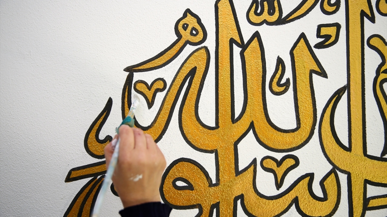 "Her köşesinde eşimle anım var."