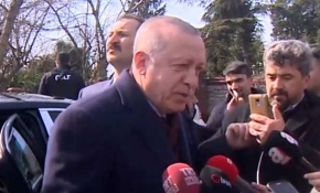 Cumhurbaşkanı Erdoğan'a evinin önünde doğum günü sürprizi