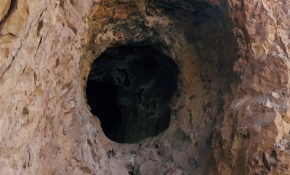 Gümüşhane'de "Dağ Manastırı" adı verilen tarihi mağara keşfedildi