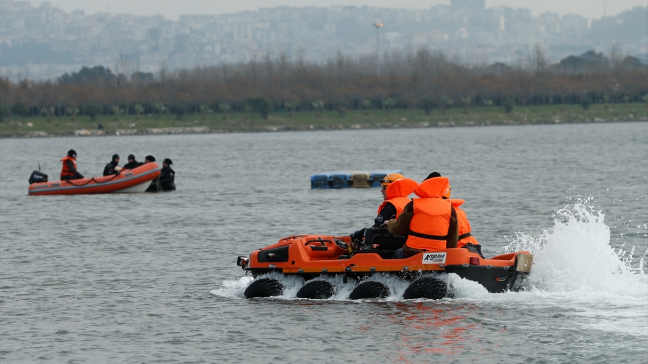 Tatbikatta AFAD envanterinde bulunan ARGO ismindeki amfibik araç da kullanıldı.