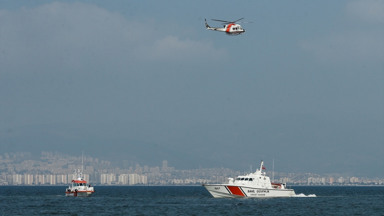 Tatbikata Sahil Güvenlik ekipleri de katıldı.