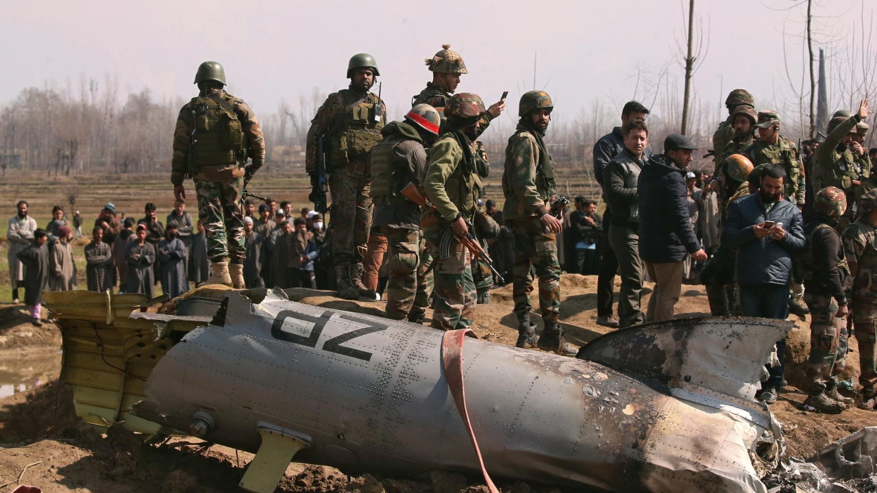 Pakistan Ordusundan yapılan açıklamada, "Her şeyi yapabilecek kapasitedeyiz ancak (Hindistan`la) tansiyonun yükselmesini istemiyoruz, savaşa doğru gitmek istemiyoruz" ifadelerine yer verildi.