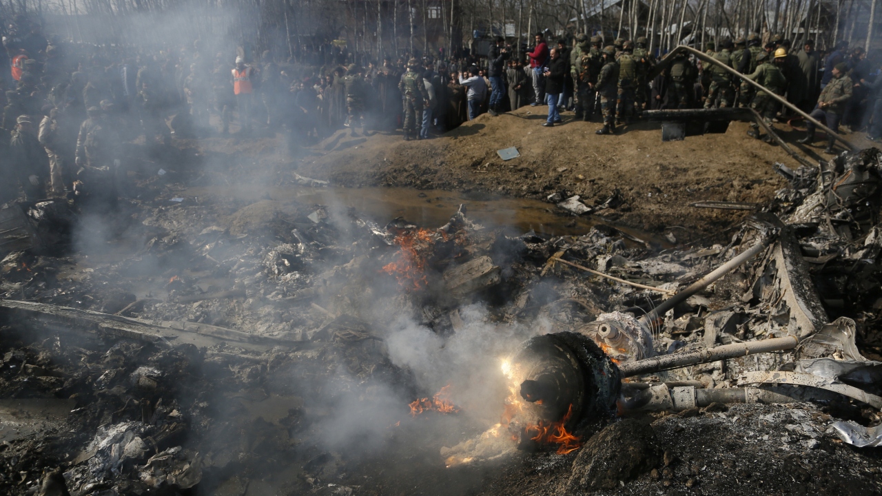 6 sivil yaşamını yitirdi