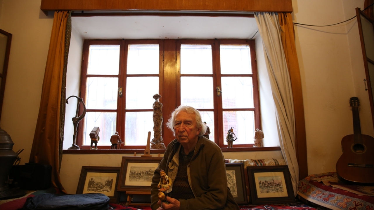 "Atölyemde mutlu bir hayat sürüyorum."