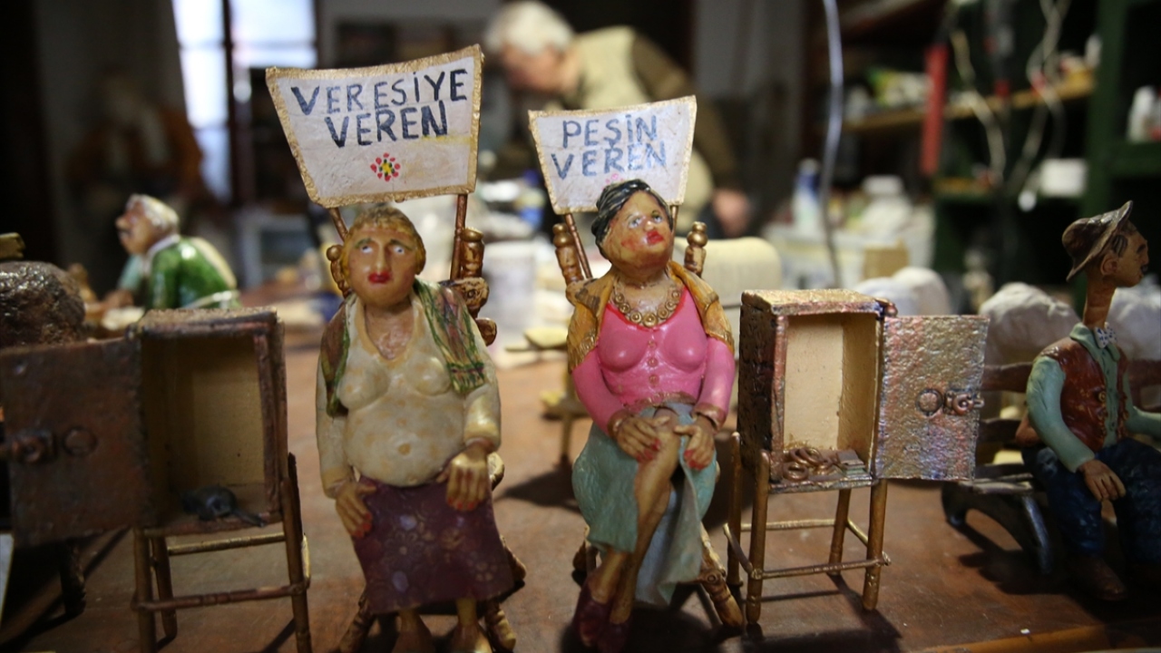 Sanatına değer veren insanların olduğunu belirten Savaş, "Suna Kıraç ve Rahmi Koç, eserlerime çok değer verdiler. Bana teşekkür mektubu yazdılar. Bazı kitaplarda da benden bahsedilmiş. Bunlar beni çok heyecanlandırıyor ve gururlandırıyor." dedi.