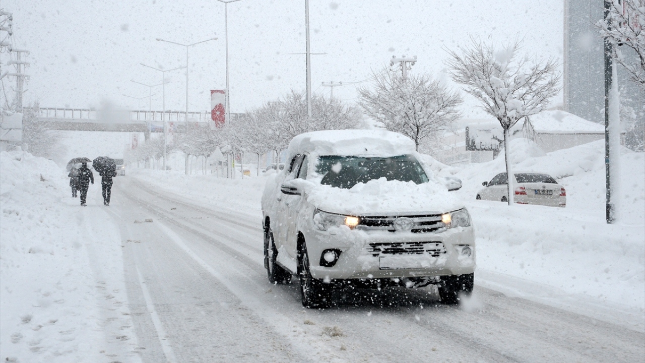 Bitlis`te kar yağışı