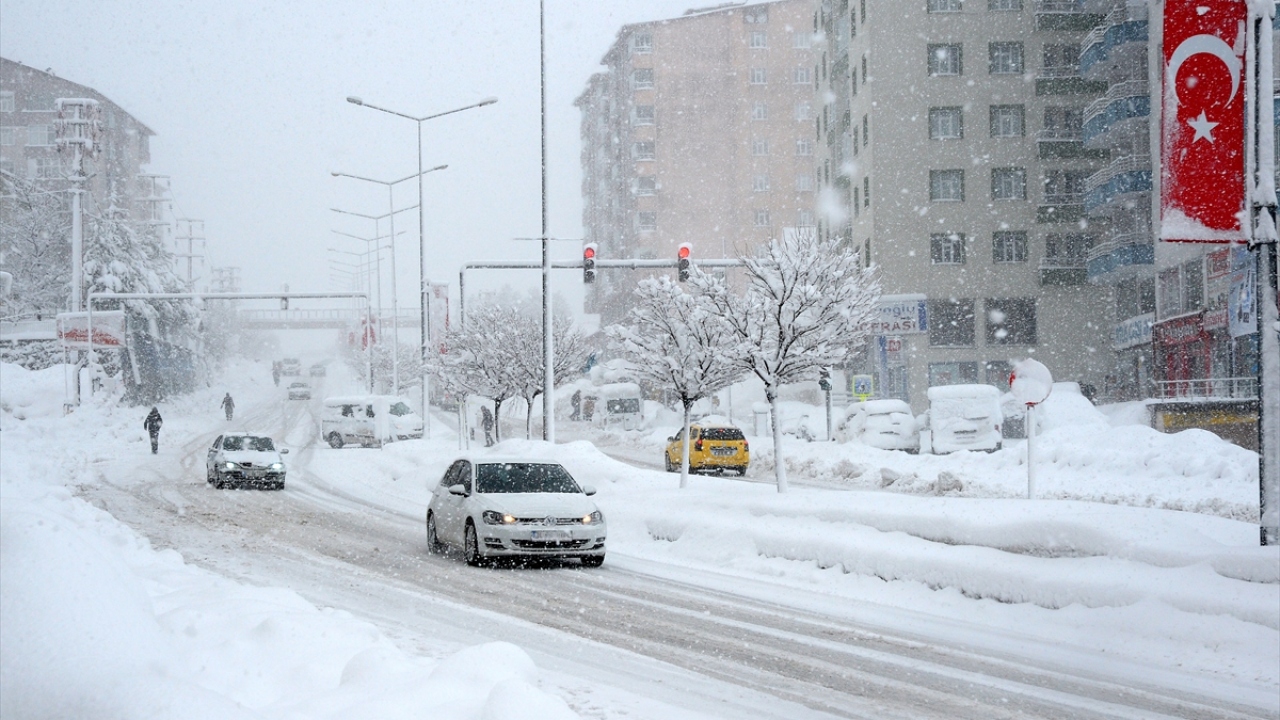 Bitlis`te kar yağışı