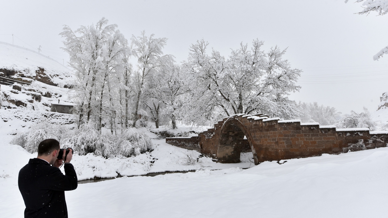 Doğa fotoğrafçıları kartpostallık görüntülerin oluştuğu tarihi mekanları fotoğrafladı.