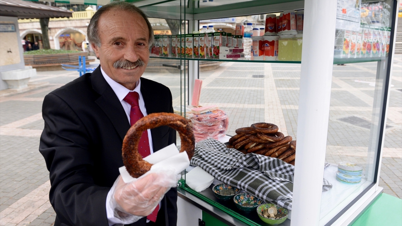 "Beni `kravatlı simitçimiz` diye bekliyorlar"