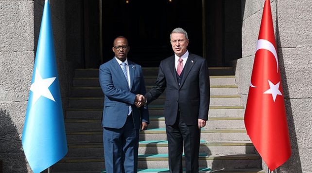 Milli Savunma Bakanı Akar, Somalili mevkidaşıyla görüştü