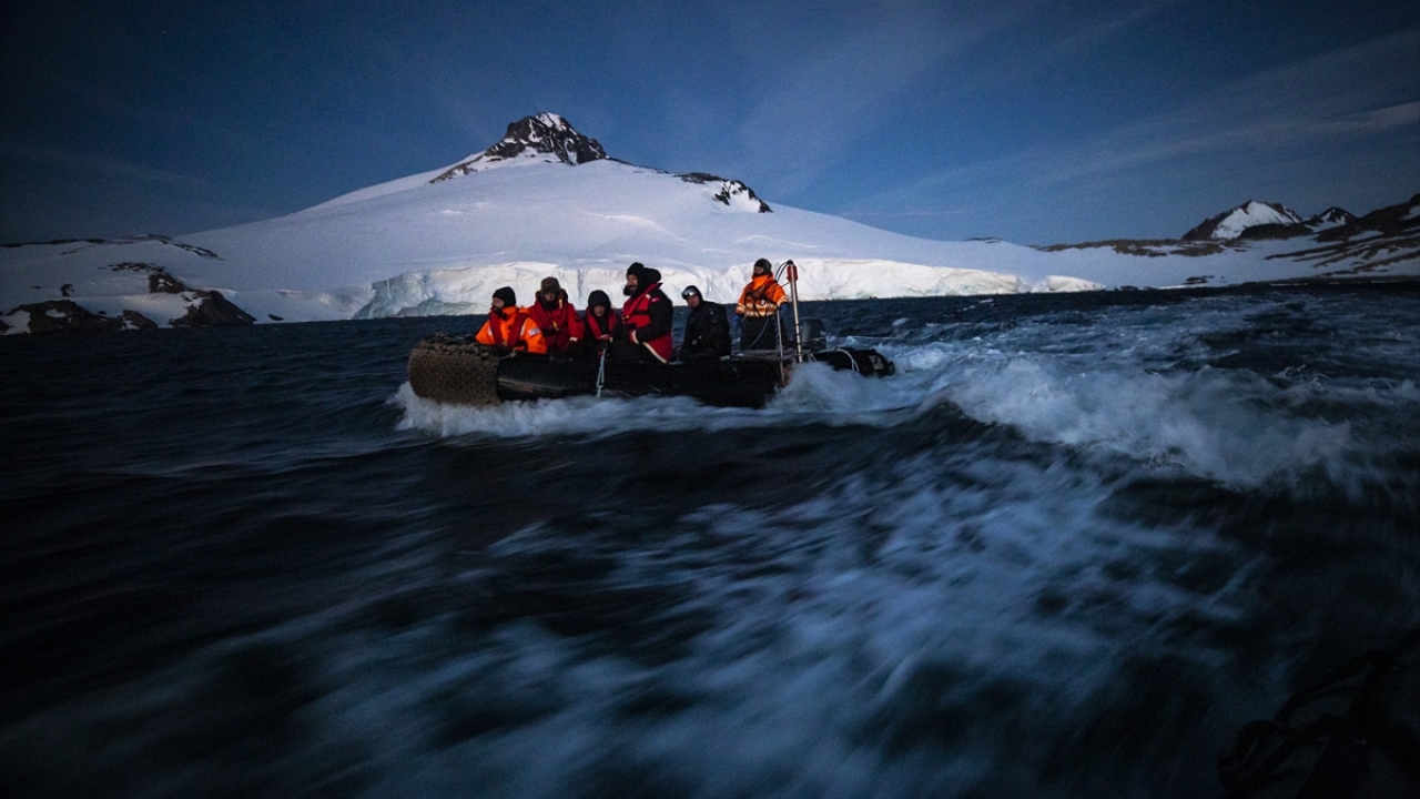 Çoğu zaman şiddetli rüzgar ve dalgalı denizde çalışmalarını yürüttüğünü vurgulayan Ateş, şu bilgileri verdi: