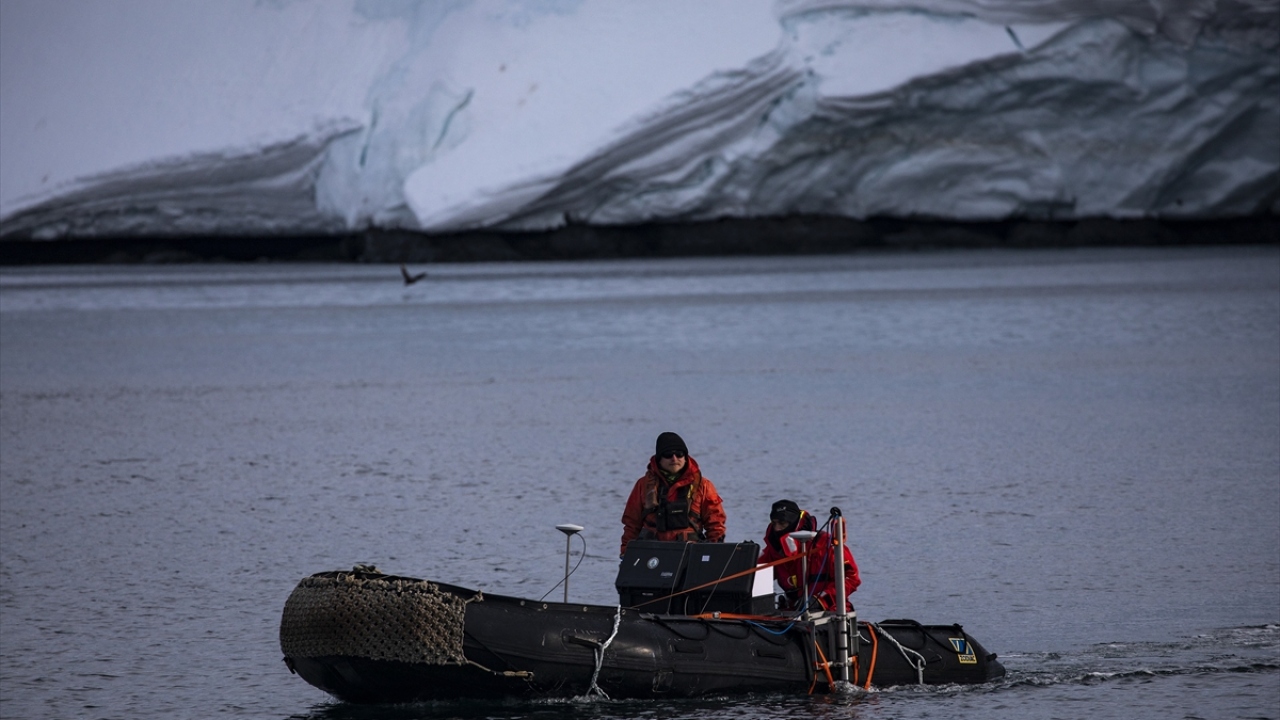 Jeodezik GPS aletlerine ilişkin bilgi veren Soner Özdemir, şunları kaydetti: 