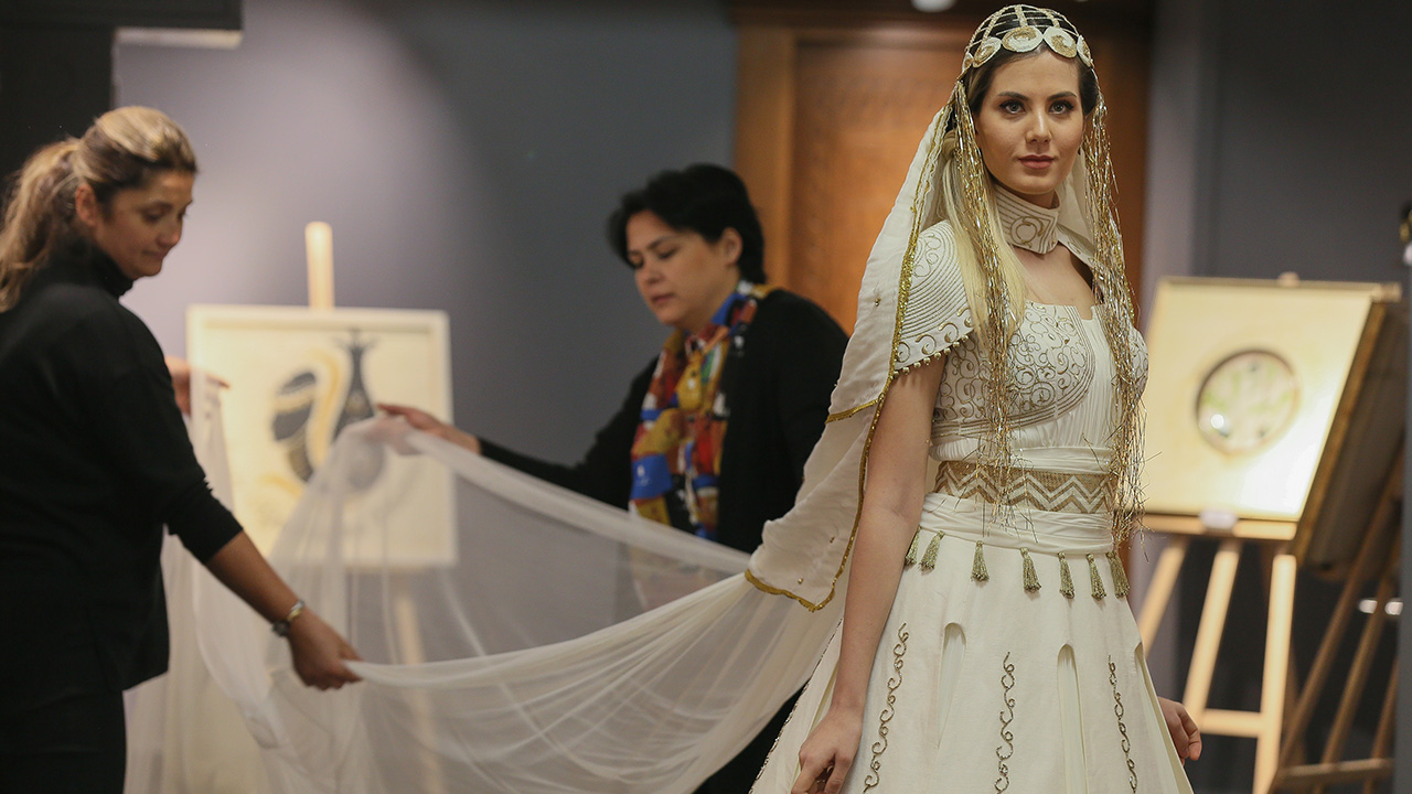 Enstitü, yerli dokumalar konusunda farkındalık oluşturmak, bu dokumaların sağlık açısından önemini vurgulamak ve kültürel değerleri yaşatmak için 3 yıl önce başlatılan projeyi tamamladı.