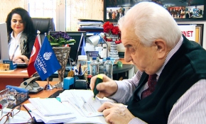 Mahalleyi kurdu, 50 yıldır muhtarlık yapıyor