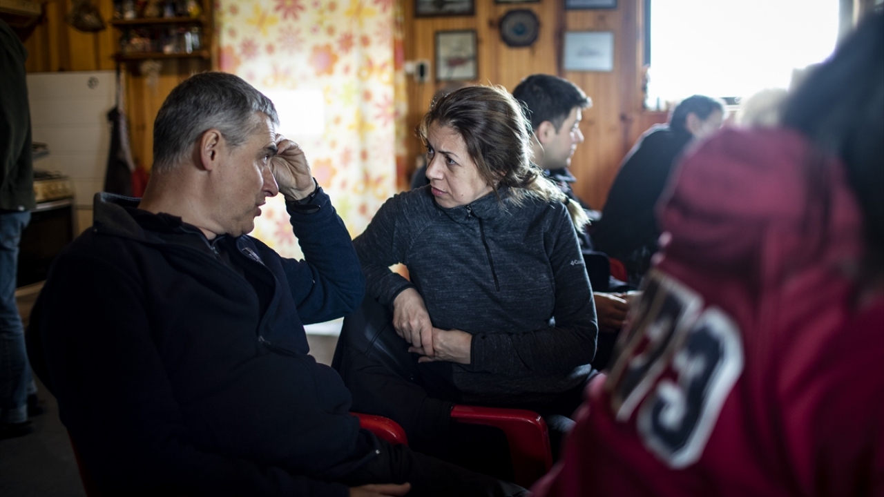 Bulgaristan`ın St. Kliment Ohridski Üssü Şefi Dragomir Mateev, bu yıl üslerinde 7 projenin yürütüldüğünü, halihazırda 2 Bulgar ve 1 Türk projesine yönelik çalışmaların devam ettiğini söyledi. 