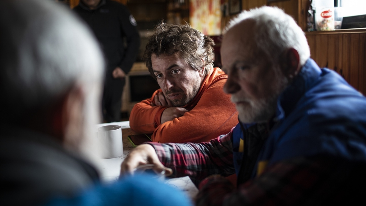 Mateev, bu değişikliklerin bilimsel çalışmalarını da etkilediğine işaret ederek, en önemli zorluğun lojistik alanında yaşandığını dile getirdi. 