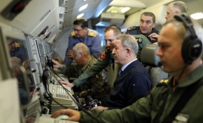 Milli Savunma Bakanı Akar Mavi Vatan Tatbikatı’nı havadan takip etti