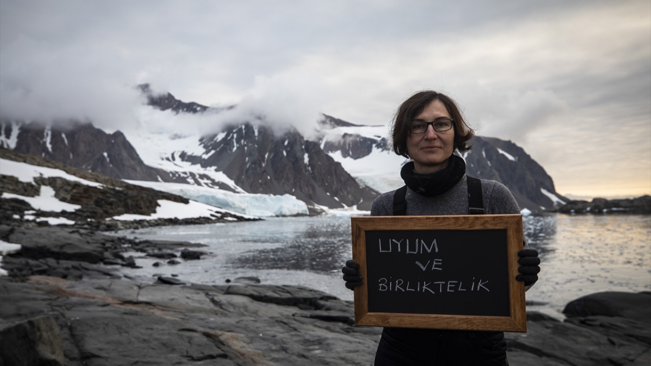  İTÜ Gemi İnşaatı ve Deniz Bilimleri Fakültesi Gemi ve Deniz Teknolojisi Mühendisliği Doktor Öğretim Üyesi Sevil Deniz Yakan Dündar da “uyum ve birliktelik” mesajı verdi.