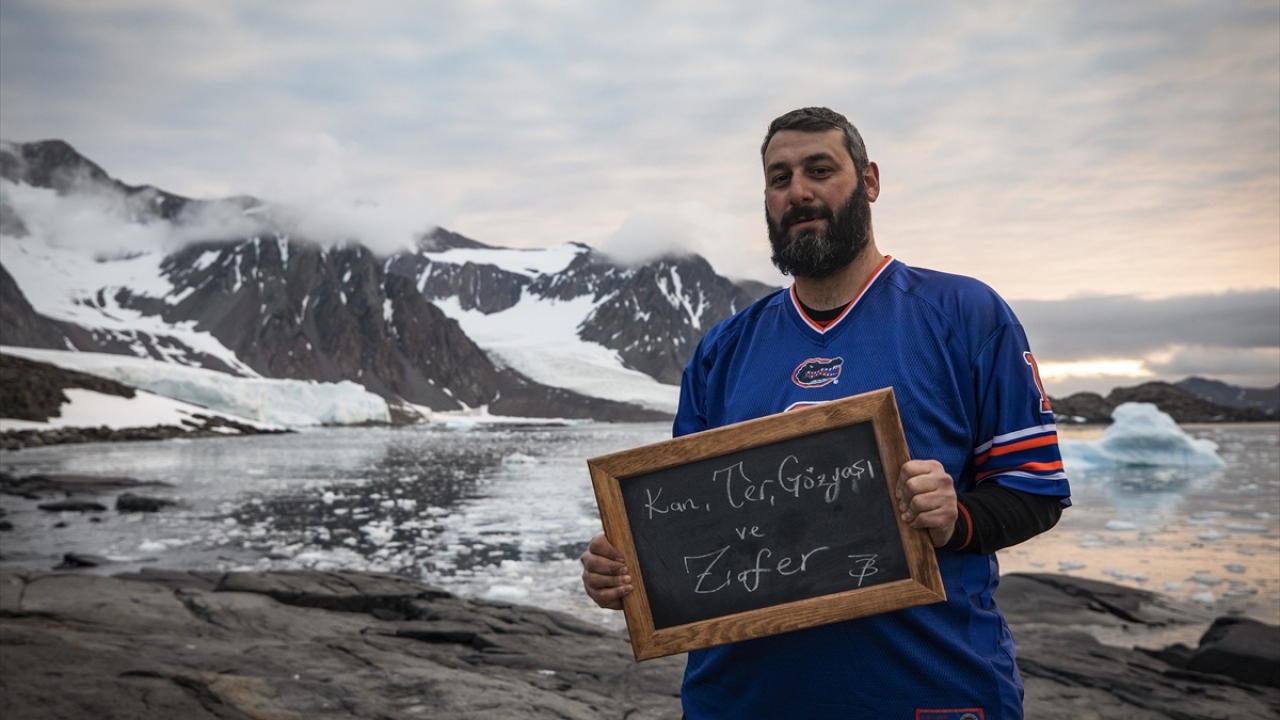 İTÜ Gemi İnşaatı ve Deniz Bilimleri Fakültesi Gemi ve Deniz Teknolojisi Mühendisliği Doktor Öğretim Üyesi Bilge Tutak, "kan, ter, gözyaşı ve zafer" kelimeleriyle Antarktika`daki hislerini anlattı.
